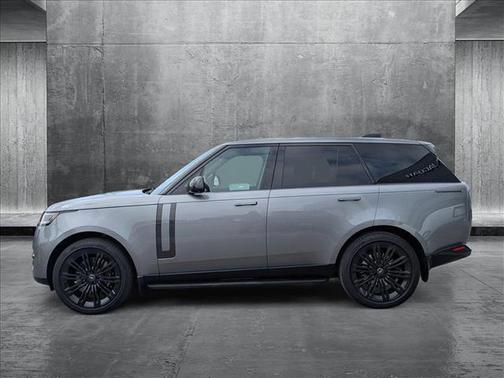 2025 Land Rover Range Rover P530 SE