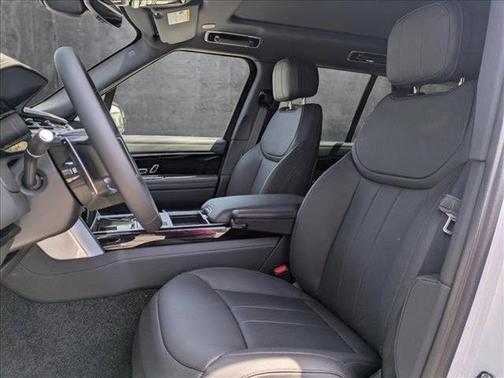 2025 Land Rover Range Rover P400 SE
