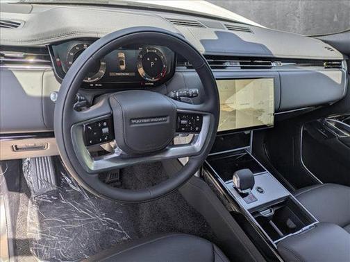 2025 Land Rover Range Rover P400 SE