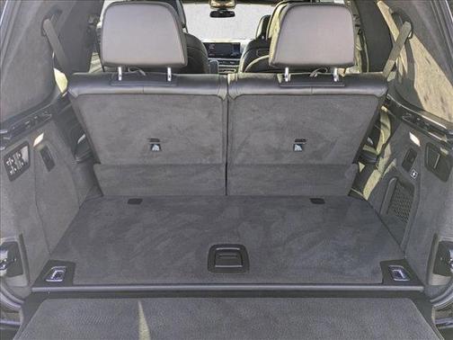 Black Sapphire Metallic 2024 BMW X7 xDrive40i