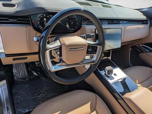 2025 Land Rover Range Rover P400 SE