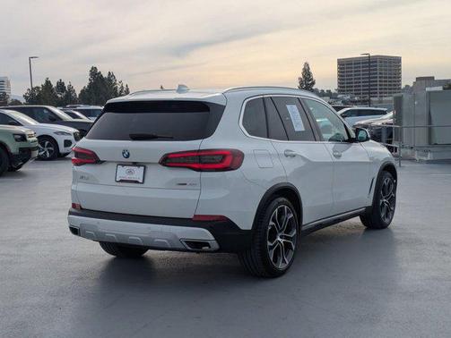 Alpine White 2022 BMW X5 sDrive40i