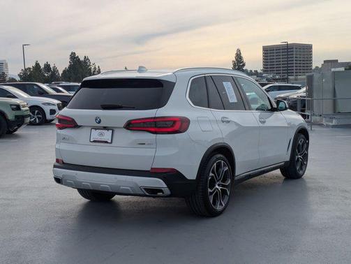 Alpine White 2022 BMW X5 sDrive40i