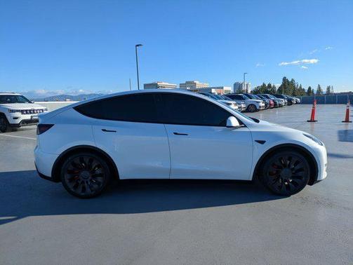 2022 Tesla Model Y Performance Dual Motor All-Wheel Drive