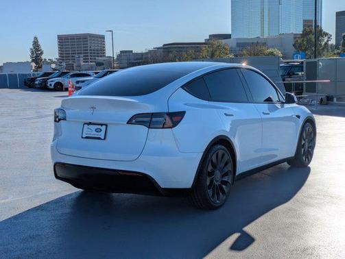 2022 Tesla Model Y Performance Dual Motor All-Wheel Drive