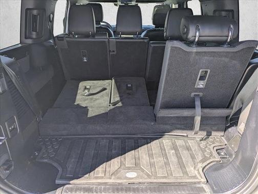 2023 Land Rover Defender 130 X-Dynamic SE