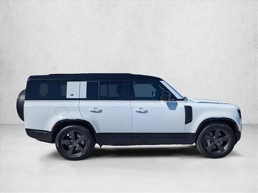 2023 Land Rover Defender 130 X-Dynamic SE