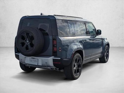 2025 Land Rover Defender 110 P400 S
