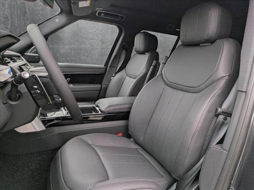 2025 Land Rover Range Rover P400 SE
