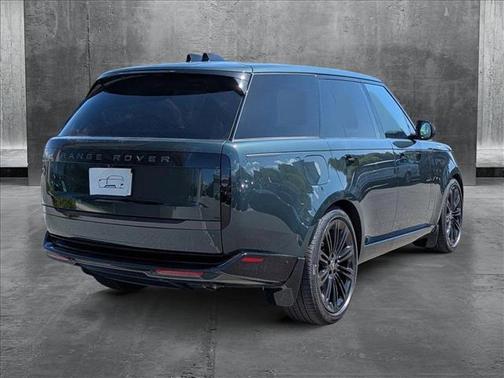 2025 Land Rover Range Rover P530 SE