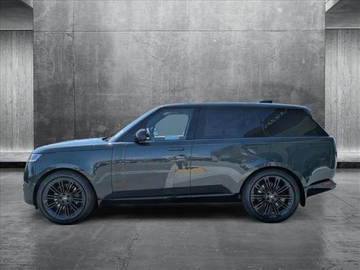 2025 Land Rover Range Rover P530 SE