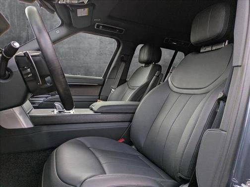2025 Land Rover Range Rover P530 SE