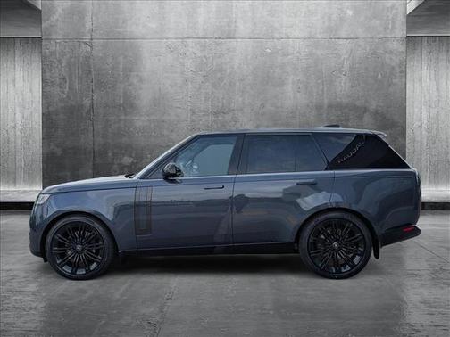 2025 Land Rover Range Rover P530 SE