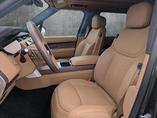 2025 Land Rover Range Rover P400 SE 7 Seat