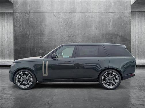 2025 Land Rover Range Rover P400 SE 7 Seat