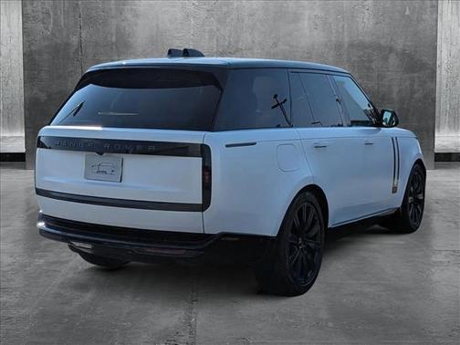 2025 Land Rover Range Rover P550e Autobiography