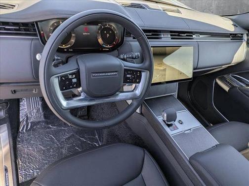 2025 Land Rover Range Rover P530 SE