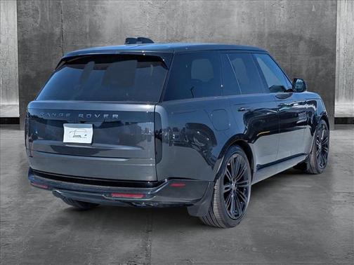 2025 Land Rover Range Rover P530 SE