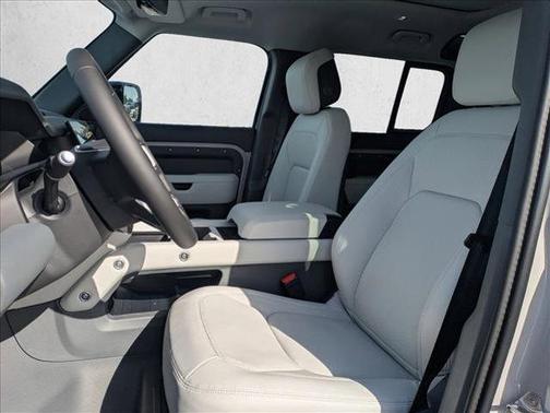 2026 Land Rover Defender P400 X-Dynamic SE