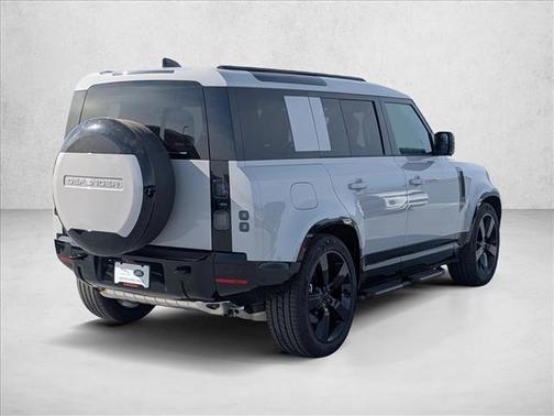 2026 Land Rover Defender P400 X-Dynamic SE