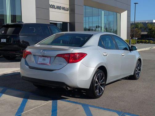 Classic Silver Metallic 2019 Toyota Corolla SE