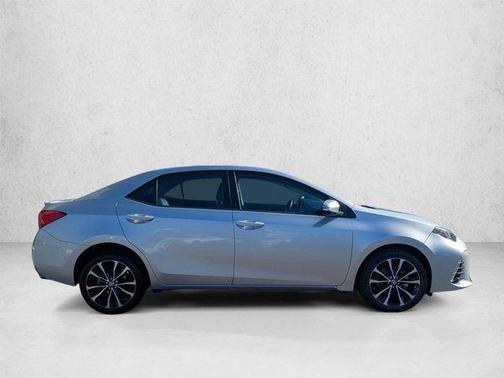 Classic Silver Metallic 2019 Toyota Corolla SE