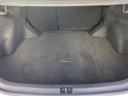 Classic Silver Metallic 2019 Toyota Corolla SE