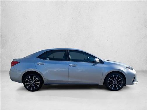 Classic Silver Metallic 2019 Toyota Corolla SE