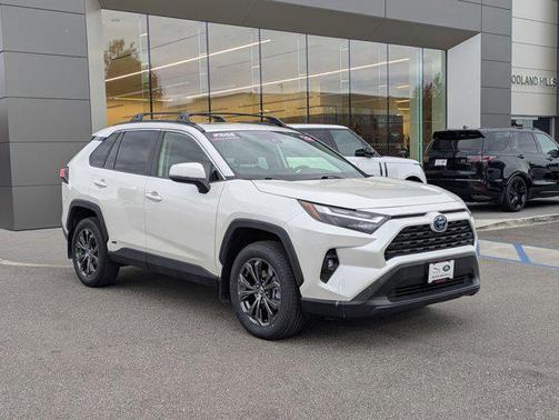 2022 Toyota RAV4 Hybrid XLE Premium