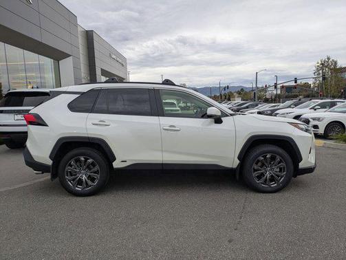 2022 Toyota RAV4 Hybrid XLE Premium