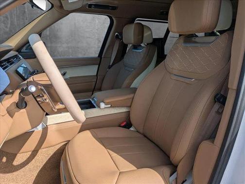 2025 Land Rover Range Rover P615 SV