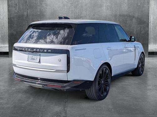 2025 Land Rover Range Rover P615 SV