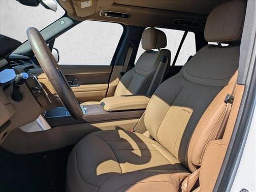 2025 Land Rover Range Rover P530 SE