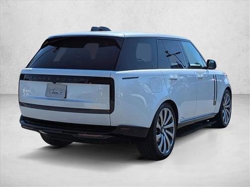2025 Land Rover Range Rover P530 SE