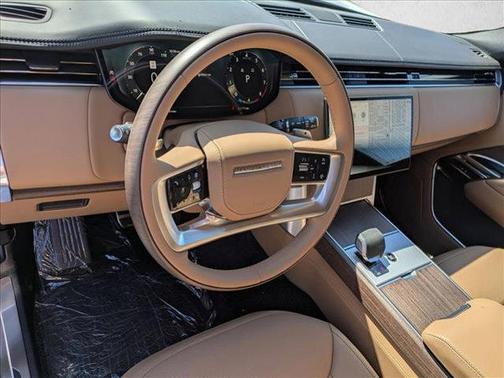 2025 Land Rover Range Rover P530 SE