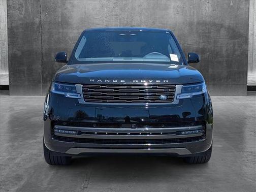 2025 Land Rover Range Rover P400 SE 7 Seat