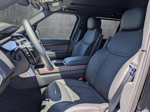 2025 Land Rover Range Rover P400 SE 7 Seat