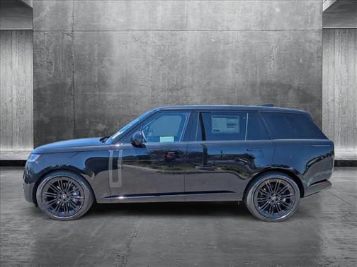 2025 Land Rover Range Rover P400 SE 7 Seat