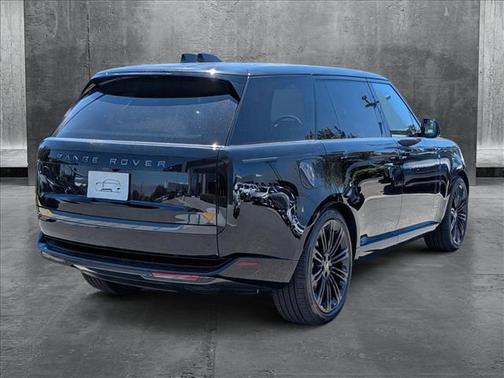 2025 Land Rover Range Rover P400 SE 7 Seat