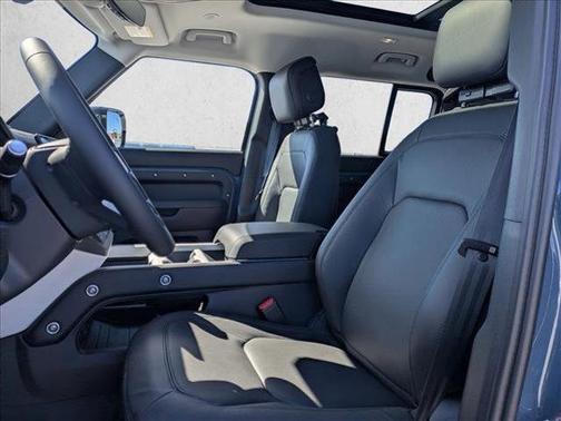 2026 Land Rover Defender P400 X-Dynamic SE