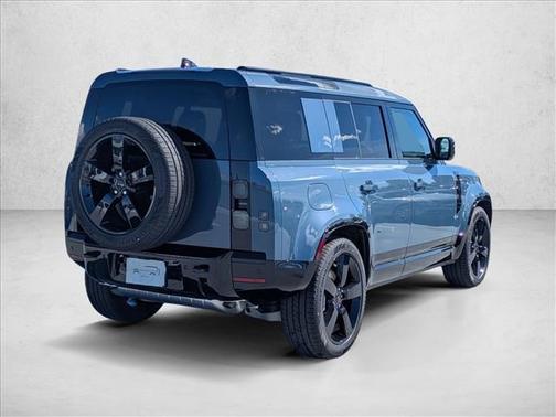 2026 Land Rover Defender P400 X-Dynamic SE