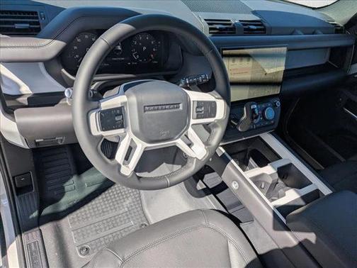 2026 Land Rover Defender P400 X-Dynamic SE