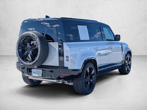 2026 Land Rover Defender P400 X-Dynamic SE