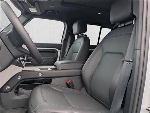 2026 Land Rover Defender P400 X-Dynamic SE