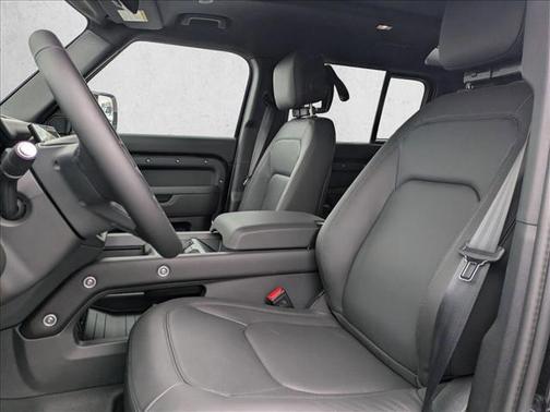 Santorini Black Metallic 2026 Land Rover Defender P400 X-Dynamic SE