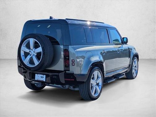 2025 Land Rover Defender 110 P400 X-Dynamic SE