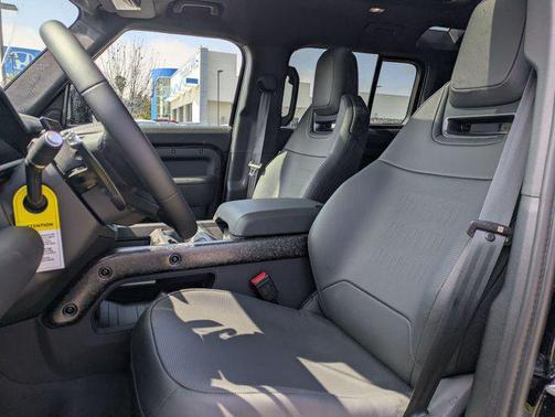 Narvik Black 2026 Land Rover Defender P635 OCTA Black