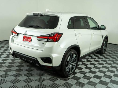 White 2021 Mitsubishi Outlander Sport 2.0 SE