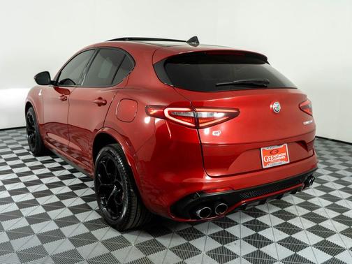 Rosso 2018 Alfa Romeo Stelvio Quadrifoglio