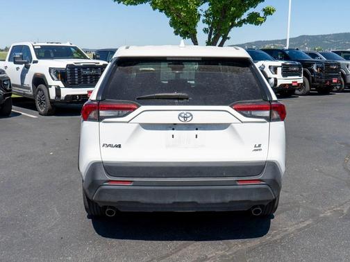 2022 Toyota RAV4 LE